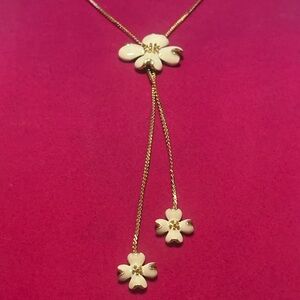 Elegant Gold and Cream Floral Necklace